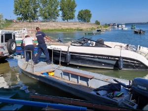 Двоје мртвих, троје повређено у судару глисера и теретног брода у Гроцкој на Дунаву