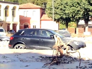 Девет мртвих у поплавама у Италији