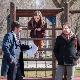 Мама и тата се играју рата, 4-10