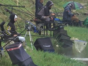 Спортски риболовци на Морави