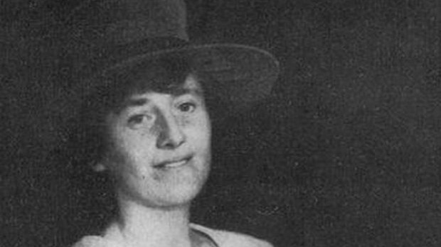 Код два бела голуба: Аницa Савић Ребац