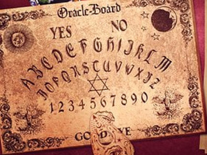 Плоча духова – три фактора која објашњавају зашто неки људи верују да разговарају са духовима