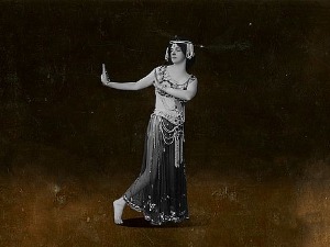 Документарне фусноте – Играчица у кавезу