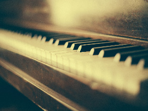  Свирај свирче - клавир 