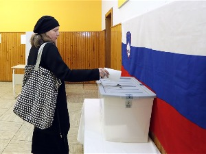 Други круг председничких избора у Словенији - Логар или Пирц Мусар