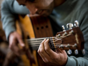 Свирај свирче - гитара