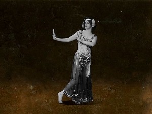 Документарне фусноте – Играчица у кавезу