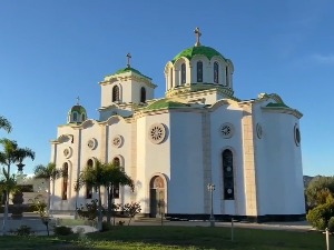 Ново рухо цркве Света Петка за педесету годишњицу у Сан Маркосу