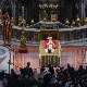 Верници одају пошту Бенедикту XVI у Риму