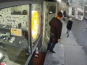 Кад џепарош заврши празних џепова