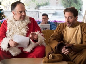 Мама и тата се играју рата, 3-10