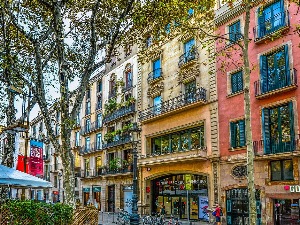 Власник продавнице у Барселони хтео да помогне женама да нађу посао, кажњен са 7.501 евра