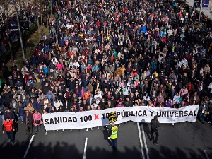 Протест здравствених радника у Мадриду, на улицама више стотина хиљада људи