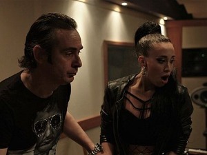 Пси лају ветар носи, 2-11 прва сезона