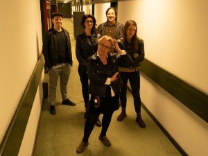 Документарне фусноте – Подизачи гвоздене завесе